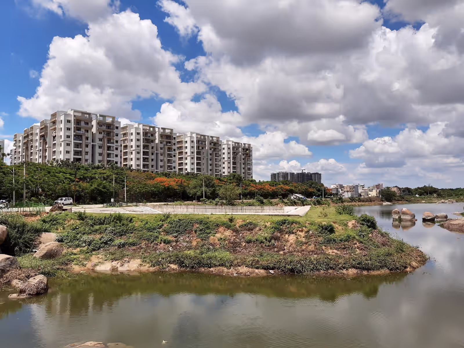 Aparna Sarovar Rd image