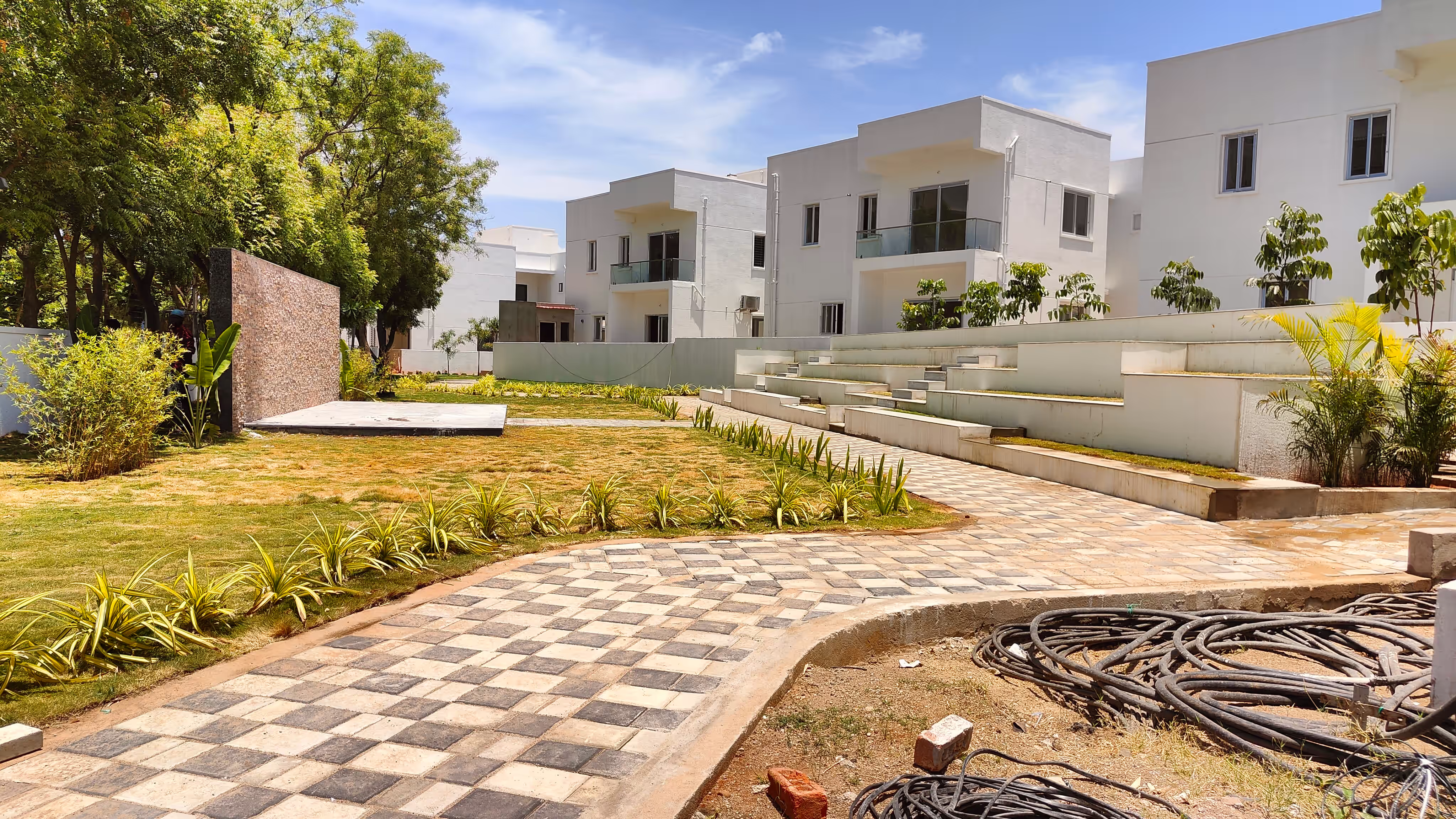 Cadol cashmere court image