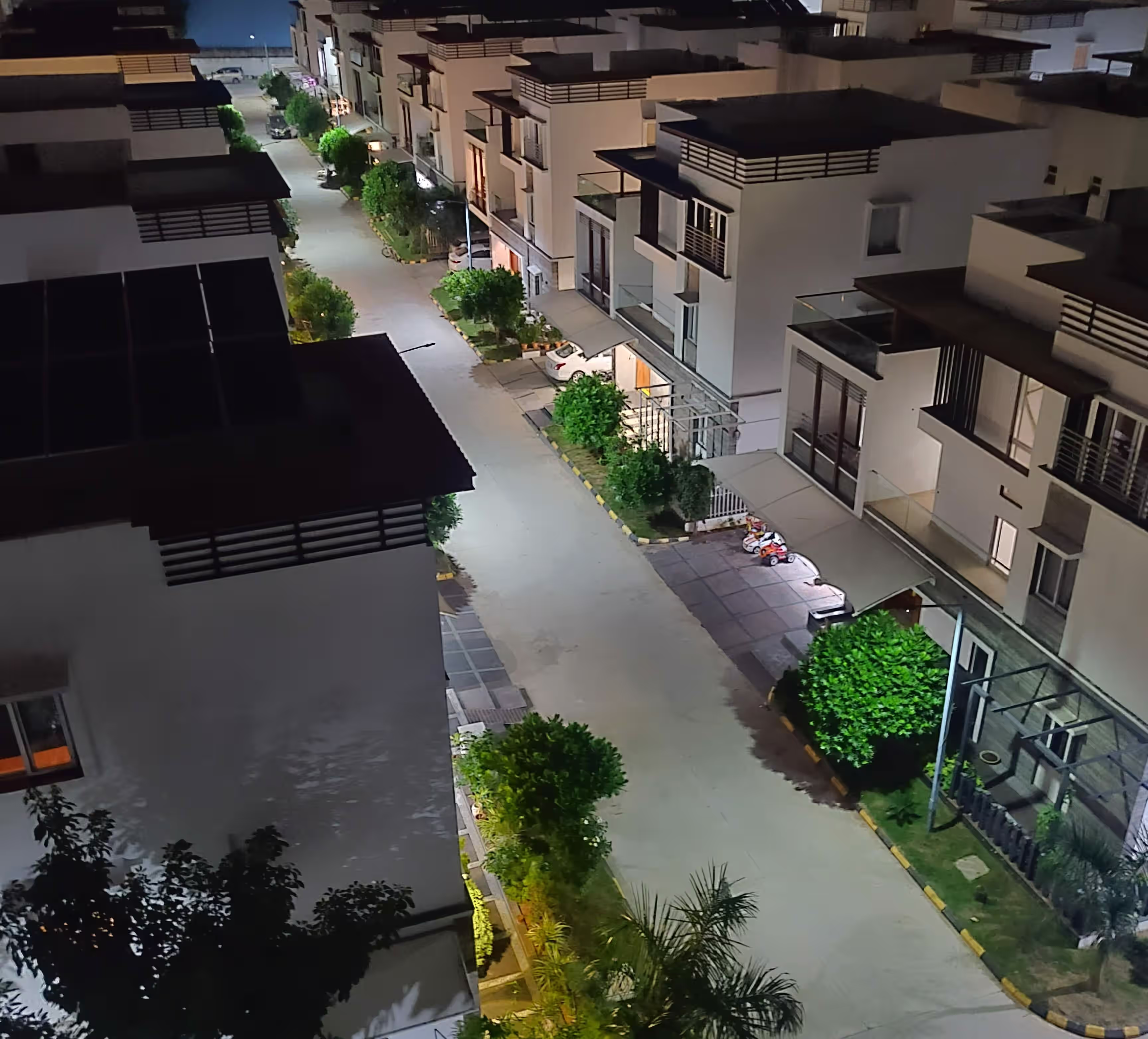 Dev Istana Homes - Premium Villas image