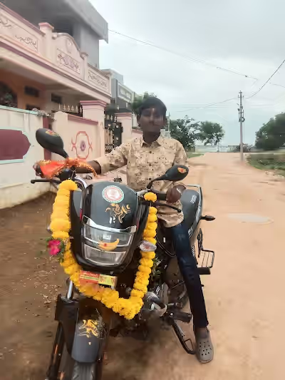Kollapadakal image